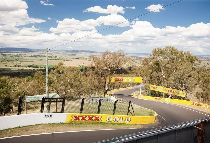 Отель Rydges Mount Panorama Bathurst
