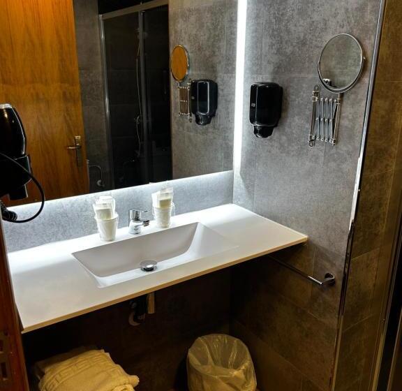 هتل Santa Barbara De La Vall D Ordino