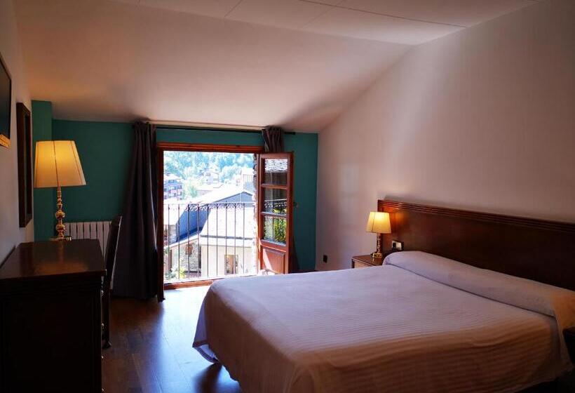 هتل Santa Barbara De La Vall D Ordino