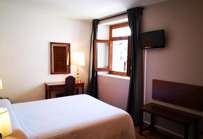 هتل Santa Barbara De La Vall D Ordino