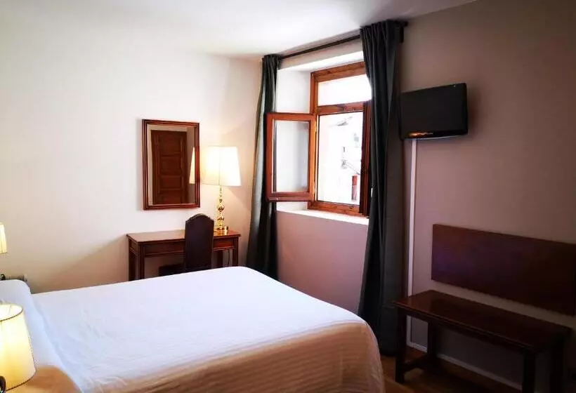 هتل Santa Barbara De La Vall D Ordino