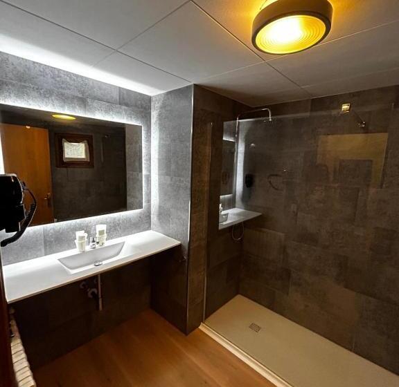 هتل Santa Barbara De La Vall D Ordino