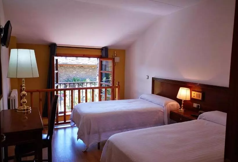 هتل Santa Barbara De La Vall D Ordino