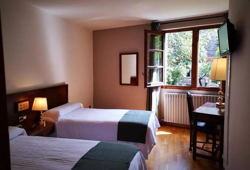 هتل Santa Barbara De La Vall D Ordino