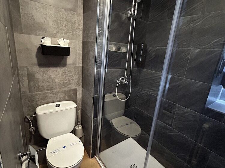 هتل Santa Barbara De La Vall D Ordino