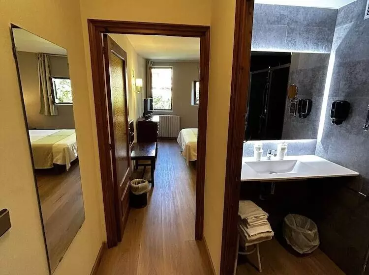 هتل Santa Barbara De La Vall D Ordino