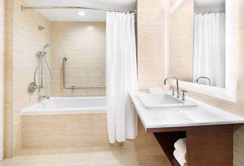 فندق The Westin Wall Centre, Vancouver Airport