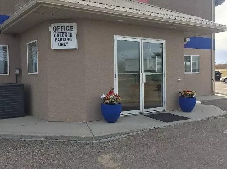 호텔 Travel Inn & Suites Innisfail