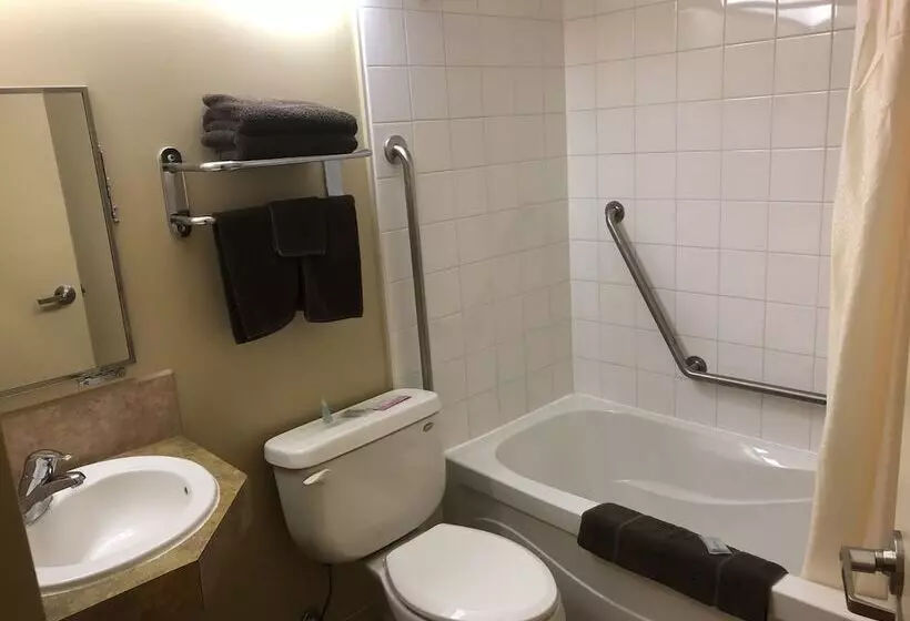 호텔 Travel Inn & Suites Innisfail