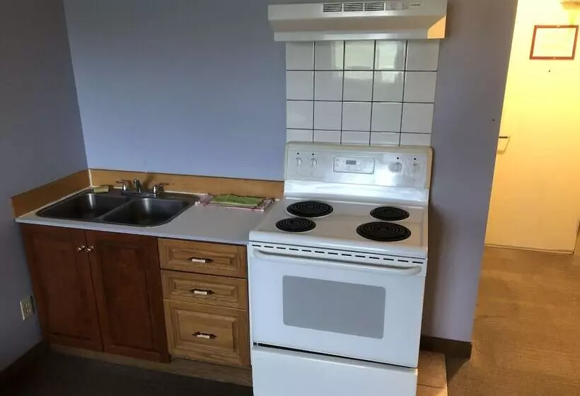 호텔 Travel Inn & Suites Innisfail