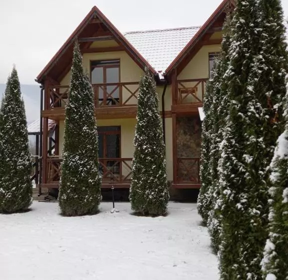ホテル на березі черемошу