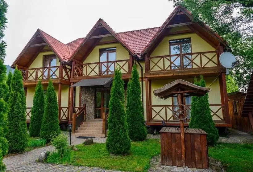 ホテル на березі черемошу