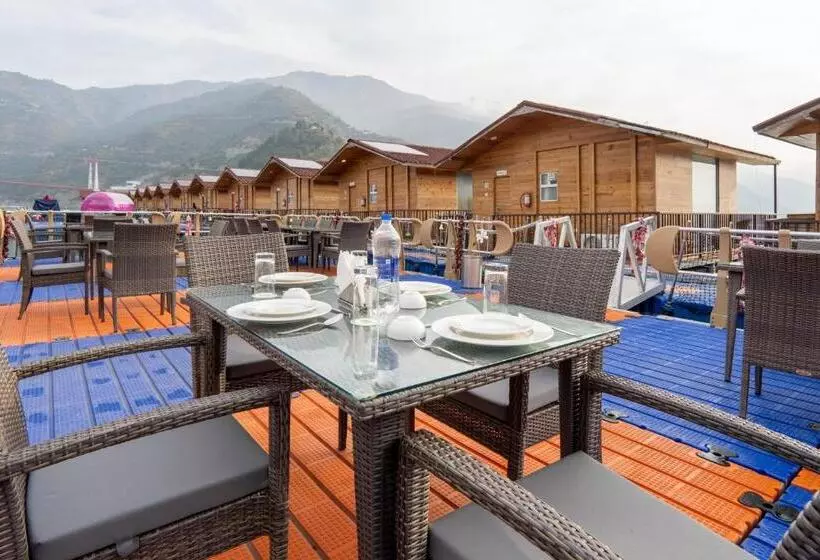هتل Le Roi Floating Huts & Eco Rooms Tehri
