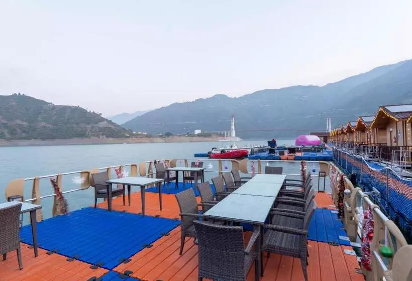 هتل Le Roi Floating Huts & Eco Rooms Tehri