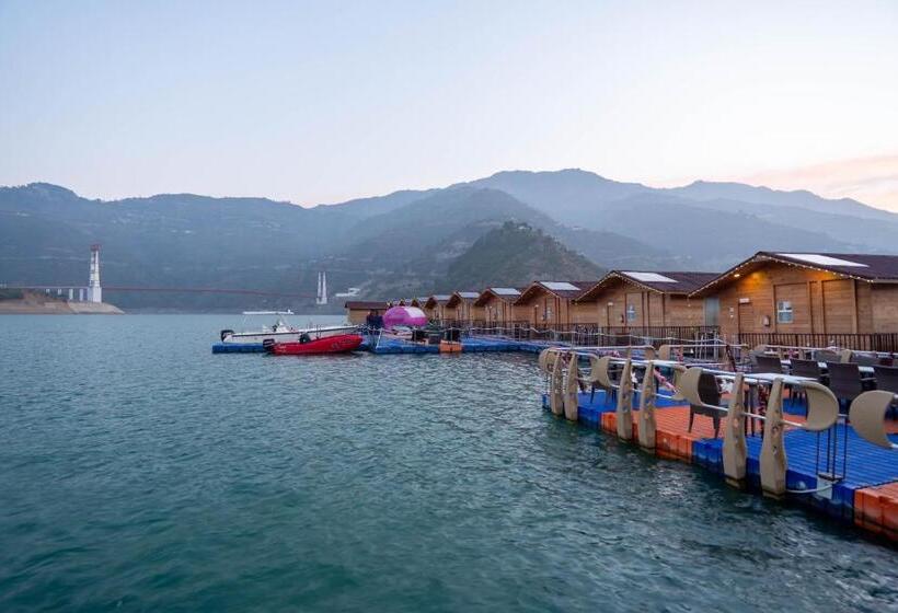 בית מלון כפרי Le Roi Floating Huts & Eco Rooms Tehri