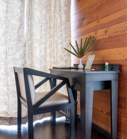 בית מלון כפרי Le Roi Floating Huts & Eco Rooms Tehri