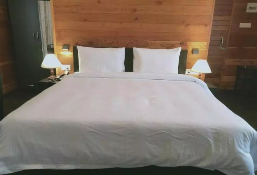 هتل Le Roi Floating Huts & Eco Rooms Tehri