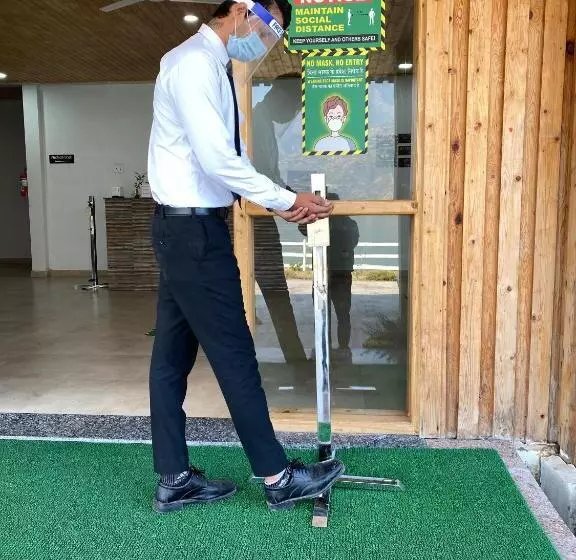 هتل Le Roi Floating Huts & Eco Rooms Tehri