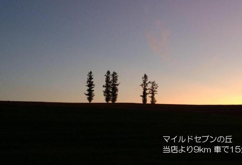 Bed and Breakfast カフェロッジ Touch Wood