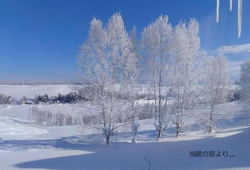 Bed and Breakfast カフェロッジ Touch Wood