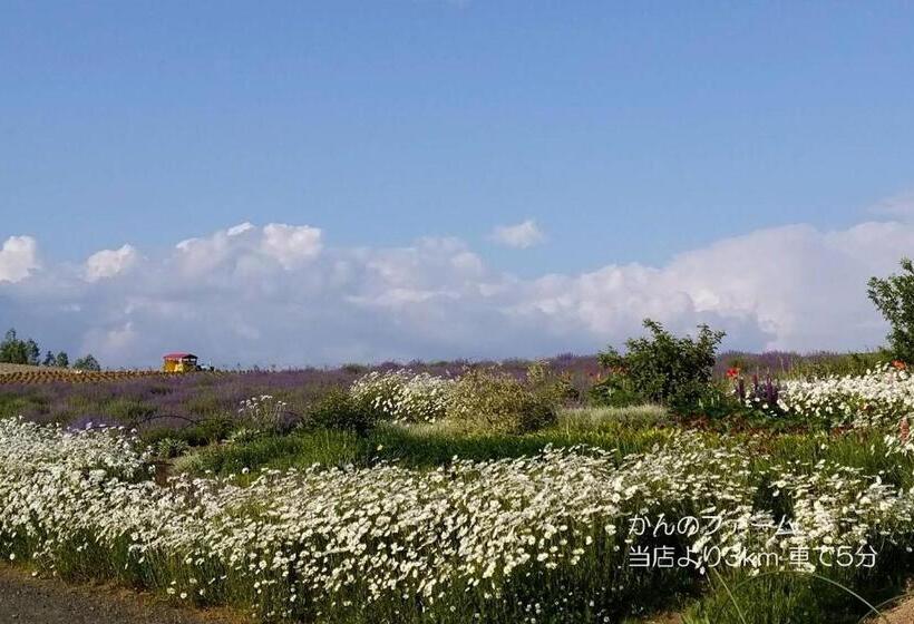 Bed and Breakfast カフェロッジ Touch Wood