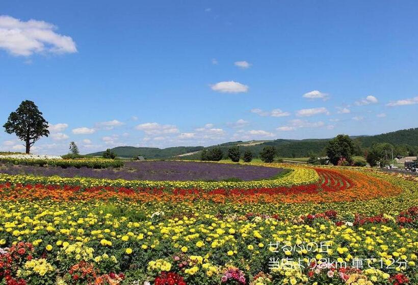 Bed and Breakfast カフェロッジ Touch Wood