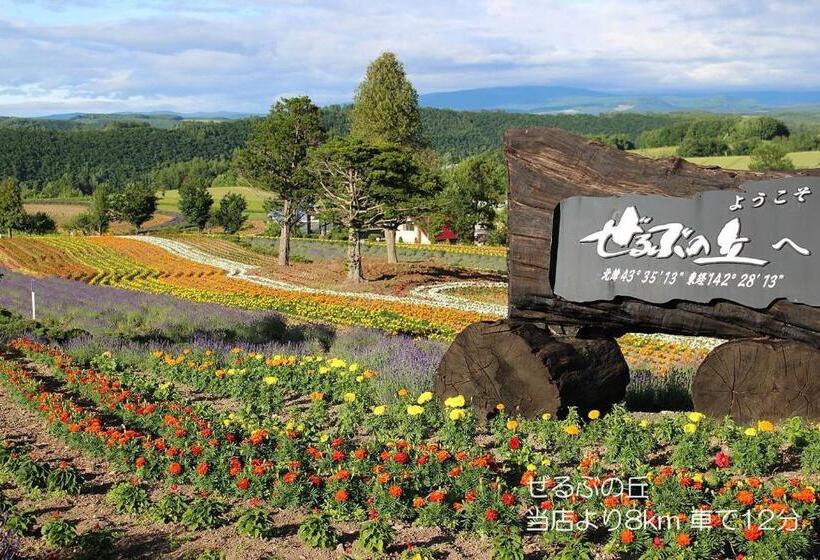 Bed and Breakfast カフェロッジ Touch Wood