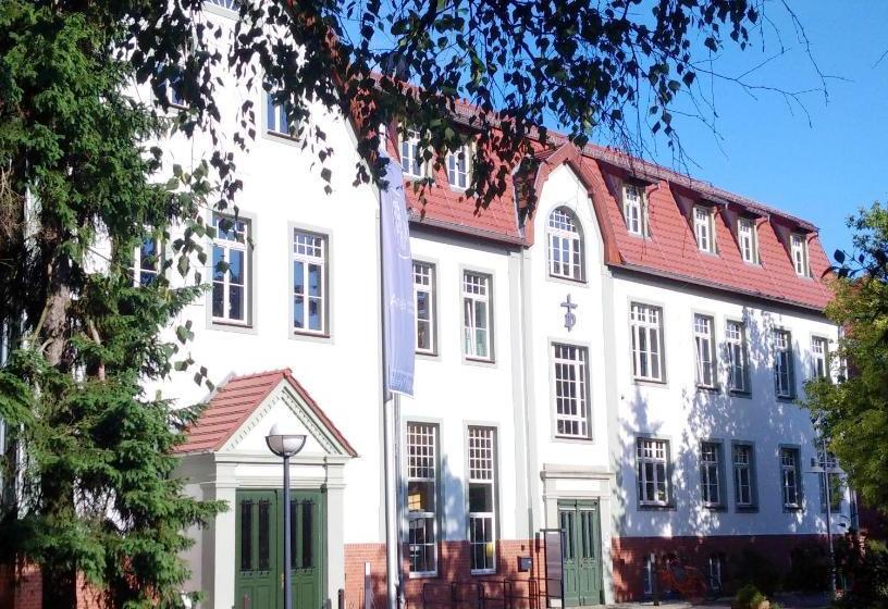 בית מלון כפרי Bildungs  Und Begegnungsstätte Brüderhaus