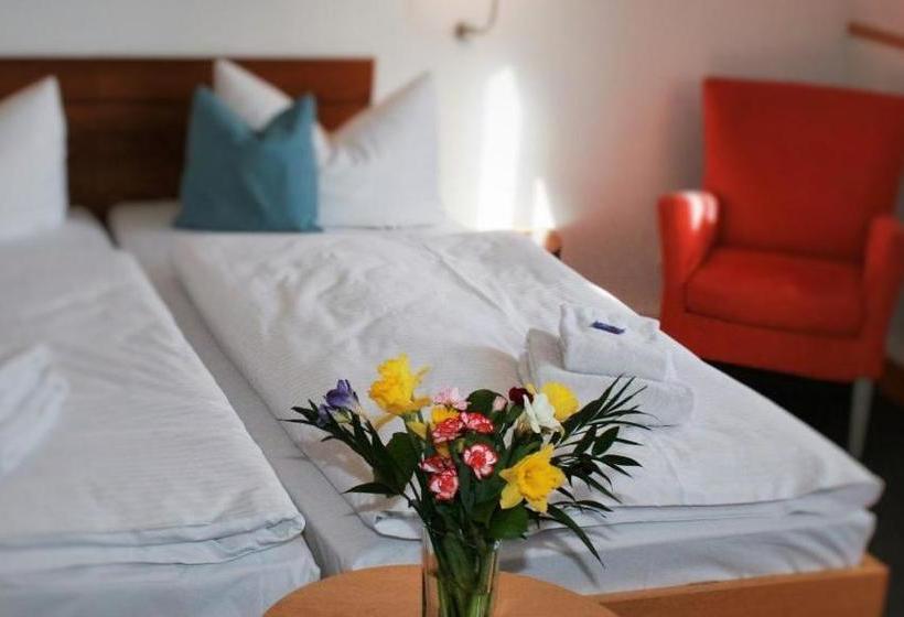 בית מלון כפרי Bildungs  Und Begegnungsstätte Brüderhaus