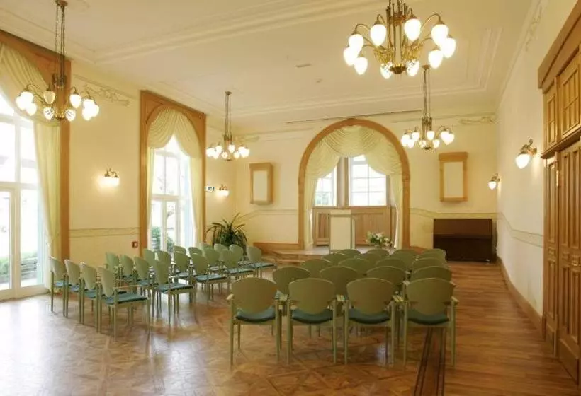 ホテル Bildungs  Und Begegnungsstätte Brüderhaus