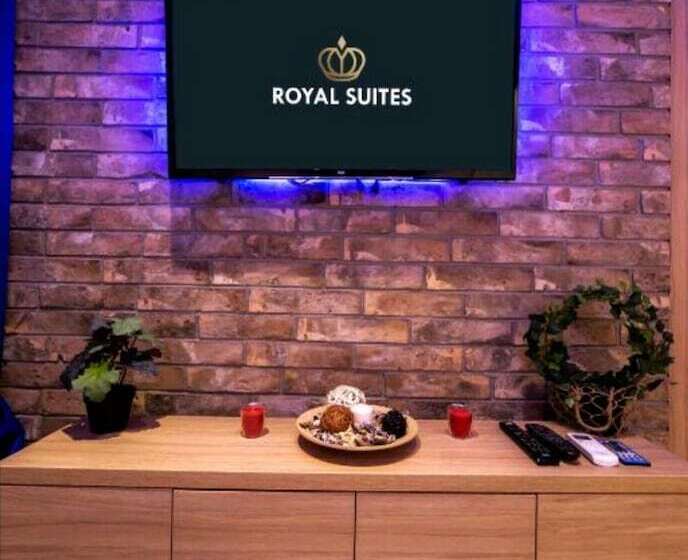 هتل Cois Inn Royal