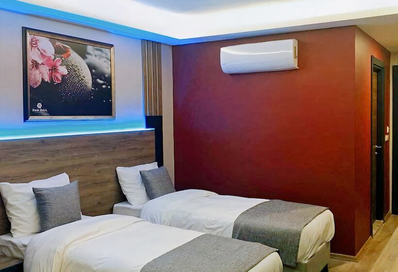 هتل Cois Inn Royal