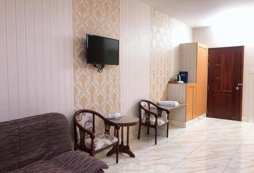 Otel Ngọc Mấy   đại Lợi