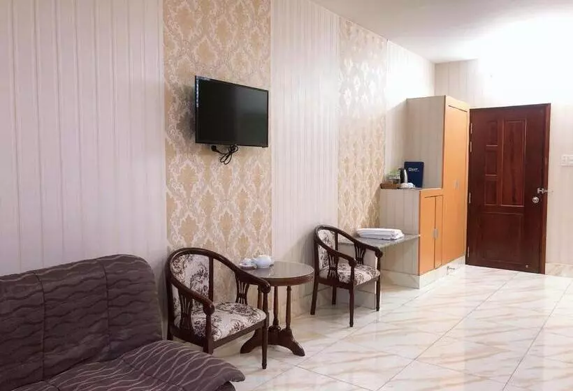 هتل Ngọc Mấy   đại Lợi