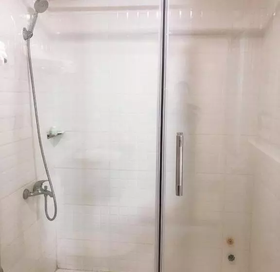 هتل Ngọc Mấy   đại Lợi