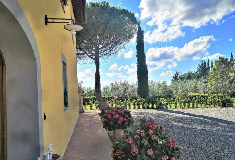 هتل Tenuta Barbadoro Agriturismo Apartment