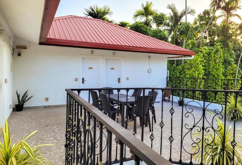 پانسیون Kingsway Thoddoo Maldives