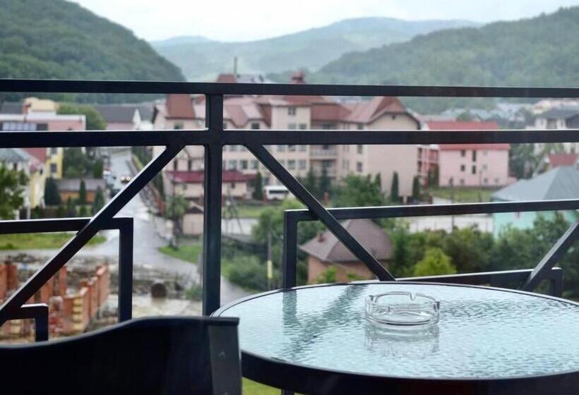 Village Apartments Polyana