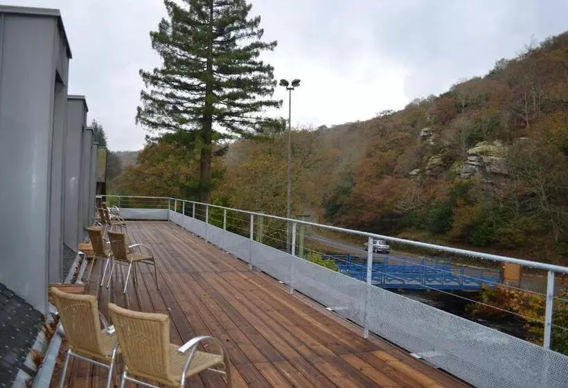 ホテル Logis Auberge De Pont Calleck