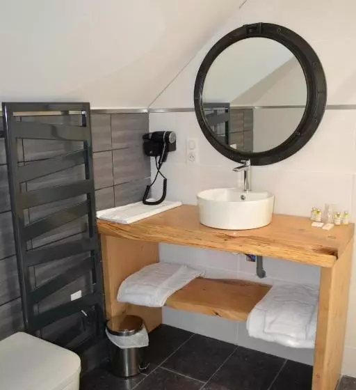 ホテル Logis Auberge De Pont Calleck