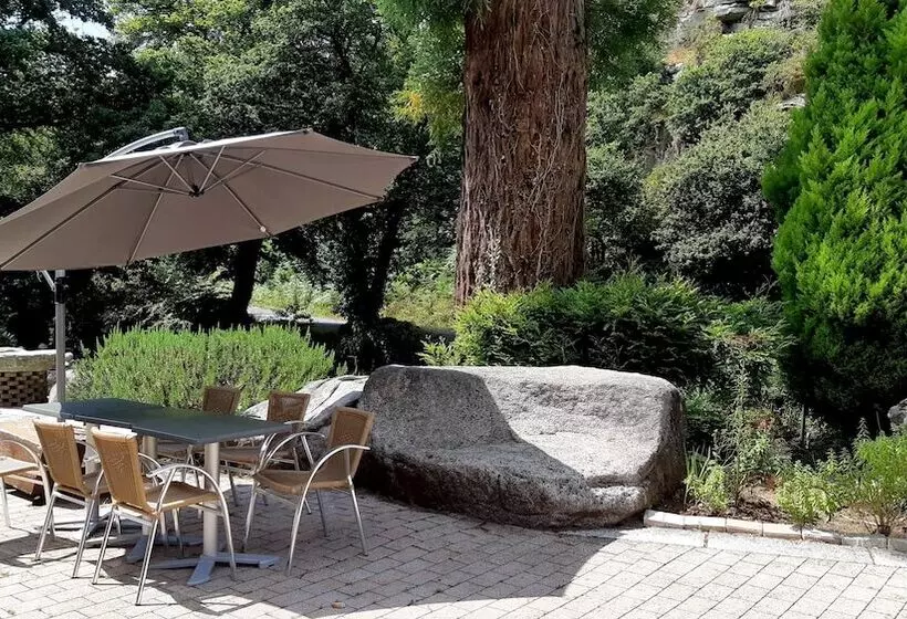 ホテル Logis Auberge De Pont Calleck