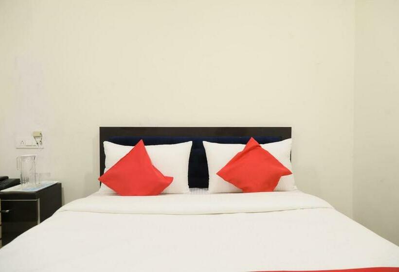 Hotell Oyo 28069 Leo Star