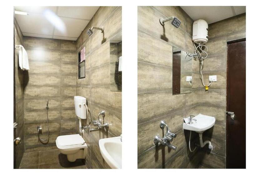 Hotell Oyo 28069 Leo Star