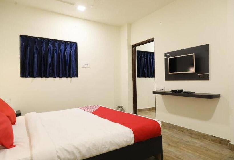 Hotell Oyo 28069 Leo Star