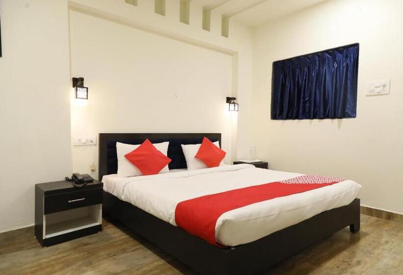 Hotell Oyo 28069 Leo Star