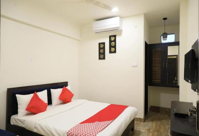 Hotell Oyo 28069 Leo Star