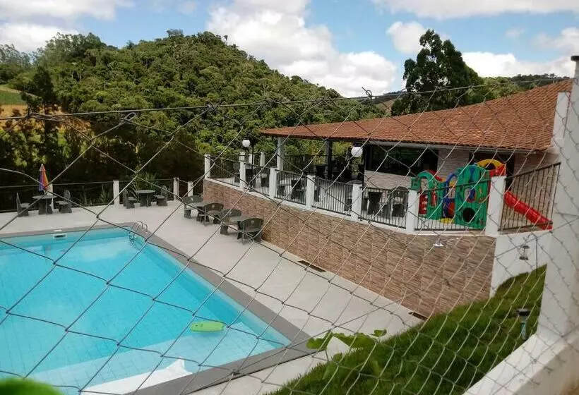 Retkeilymaja Rancho Das Montanhas