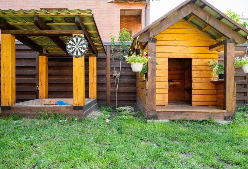 هاستل Rybatska 7