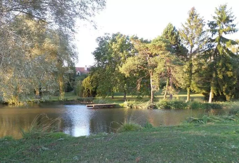 ベッドアンドブレックファースト La Petite Noue