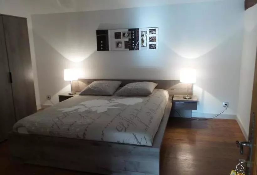 ベッドアンドブレックファースト La Petite Noue